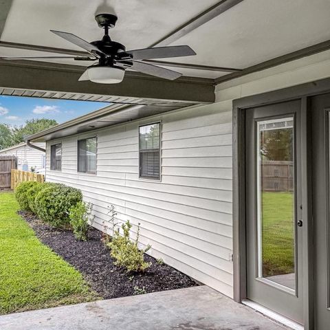 2474 County Road, Alvin, TX 77511