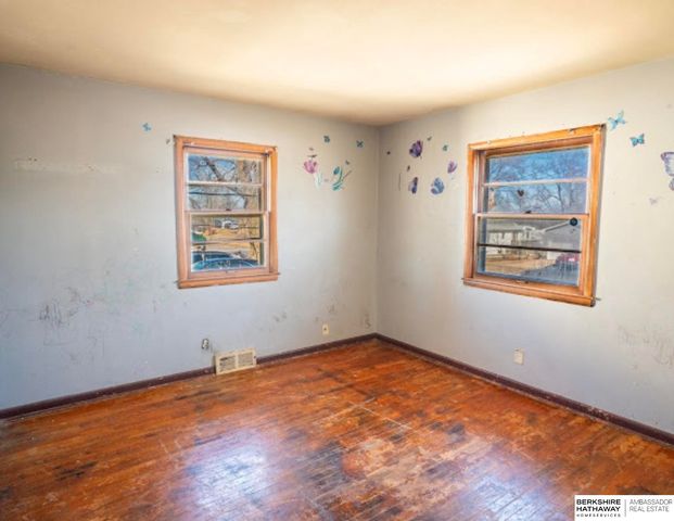 6724 N 37th Street, Omaha, NE 68112