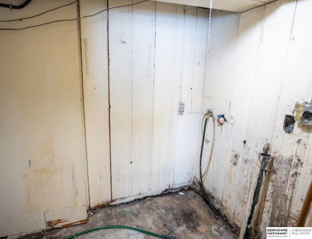 6724 N 37th Street, Omaha, NE 68112