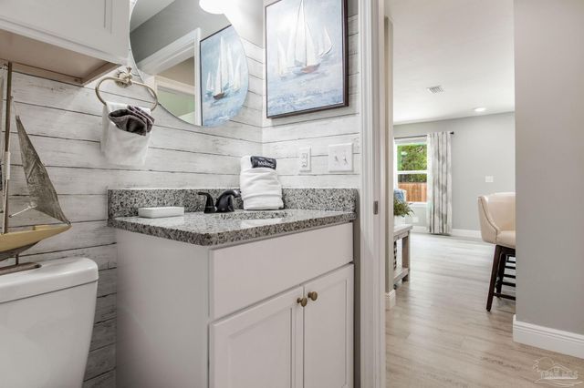 112 Waycross Ave, Pensacola, FL 32507