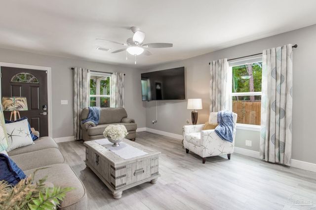 112 Waycross Ave, Pensacola, FL 32507