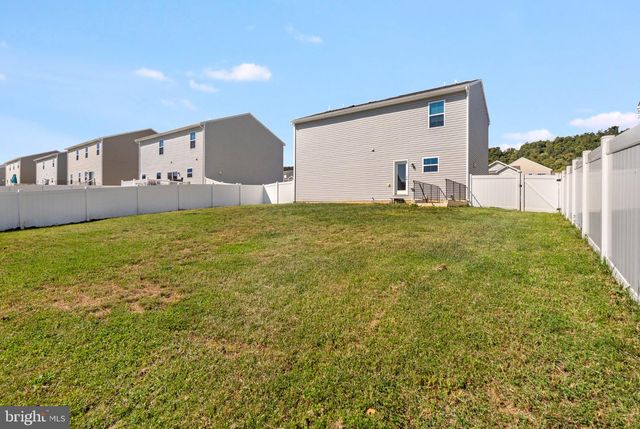 25 DIVING SCAUP RD, Hedgesville, WV 25427