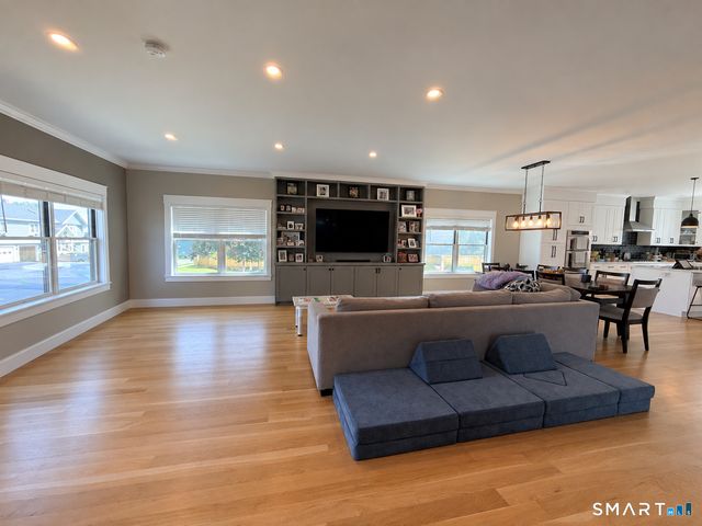 19 Wall Street, Milford, CT 06460