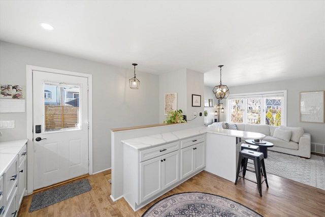 2801 E Rhode Island AVENUE, Milwaukee, WI 53207