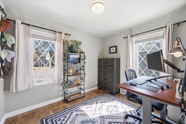 2801 E Rhode Island AVENUE, Milwaukee, WI 53207