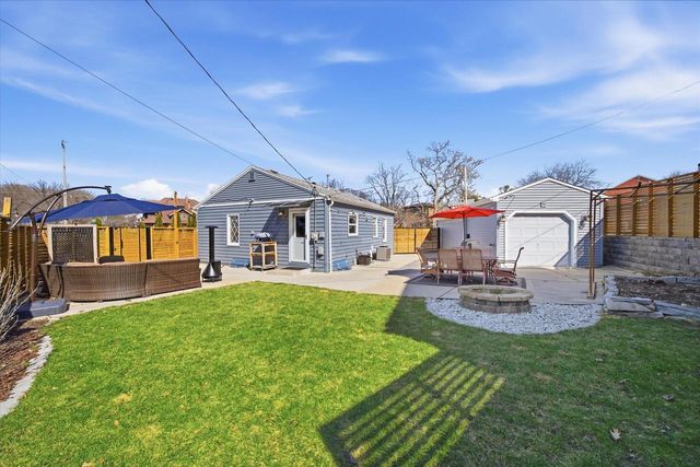 2801 E Rhode Island AVENUE, Milwaukee, WI 53207