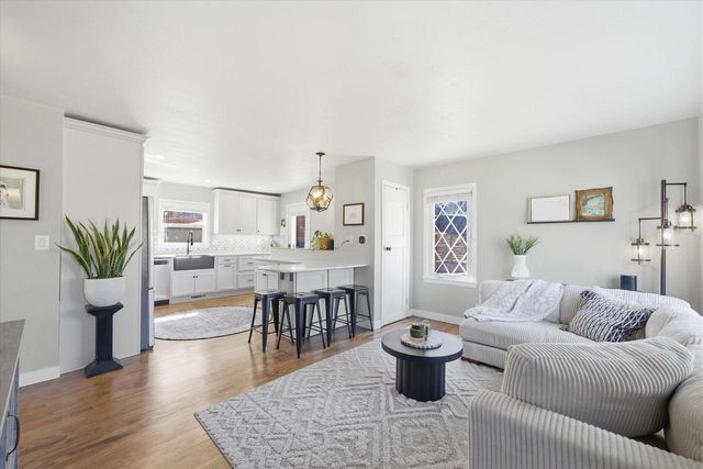 2801 E Rhode Island AVENUE, Milwaukee, WI 53207