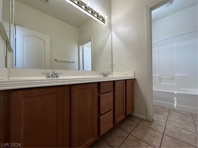 736 IRISH MITTENS Court, Henderson, NV 89011