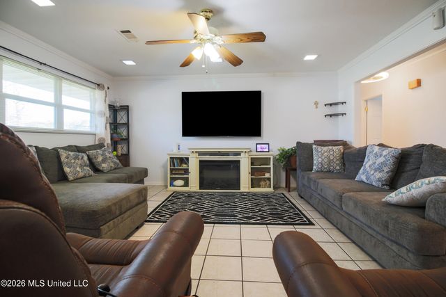 607 S Forest Avenue, Long Beach, MS 39560