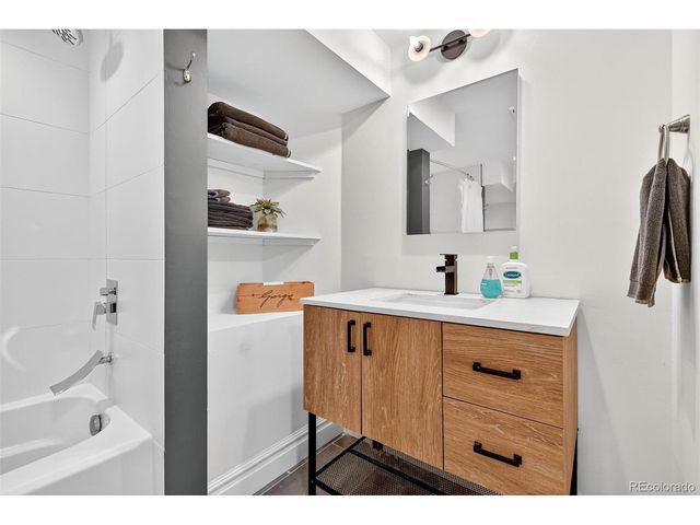 2065 Holly St, Denver, CO 80207