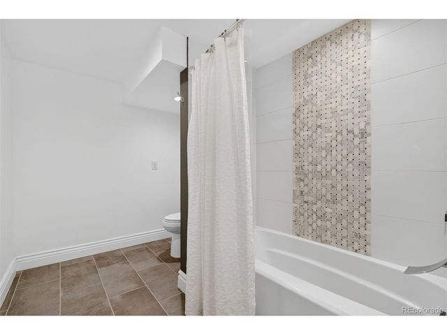 2065 Holly St, Denver, CO 80207