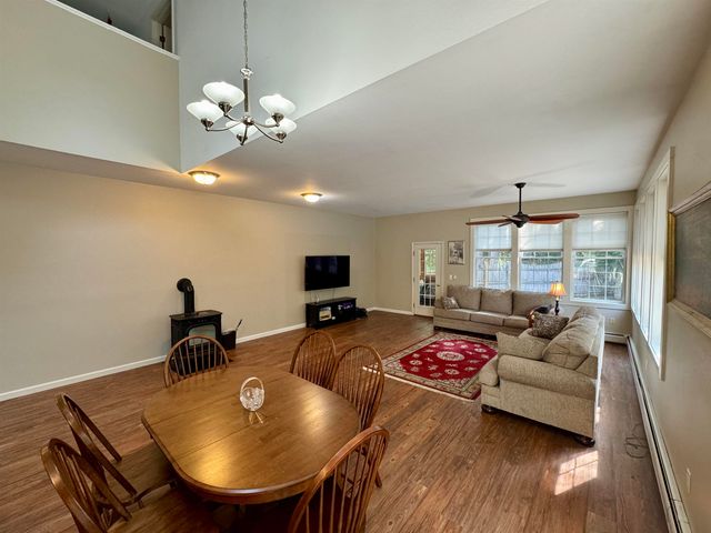 20 Cherry Lane, Newport City, VT 05855