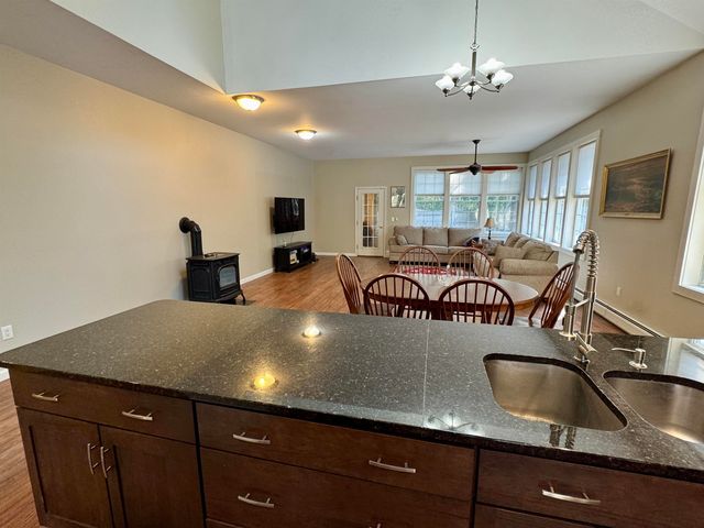 20 Cherry Lane, Newport City, VT 05855