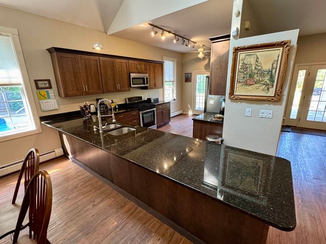 20 Cherry Lane, Newport City, VT 05855