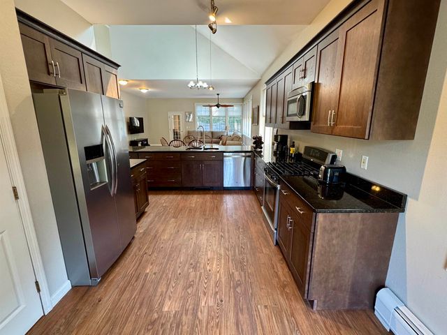 20 Cherry Lane, Newport City, VT 05855