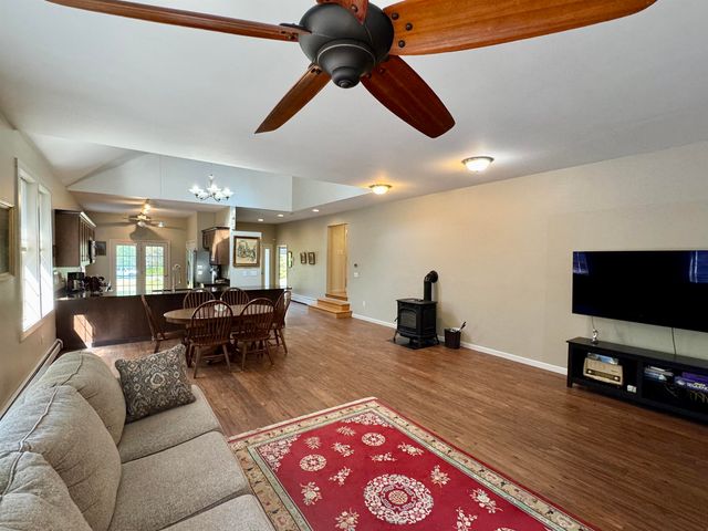 20 Cherry Lane, Newport City, VT 05855