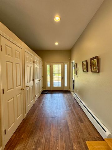 20 Cherry Lane, Newport City, VT 05855