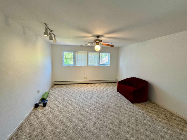 20 Cherry Lane, Newport City, VT 05855