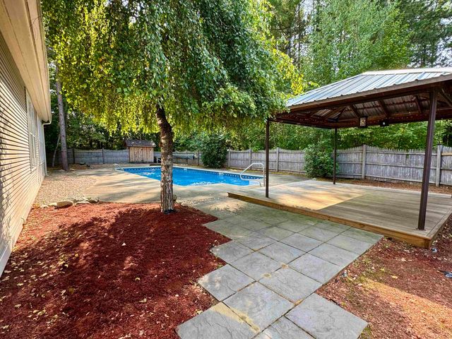 20 Cherry Lane, Newport City, VT 05855