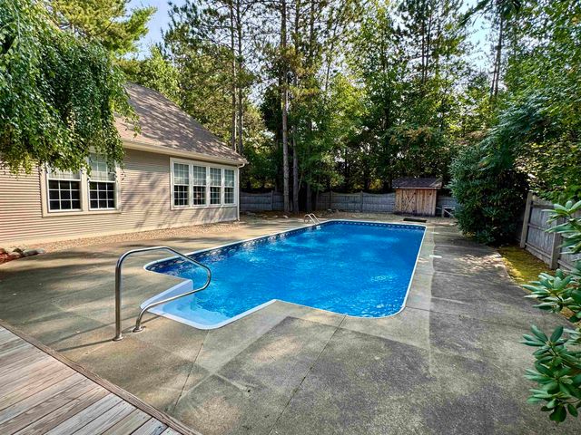 20 Cherry Lane, Newport City, VT 05855