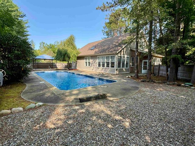 20 Cherry Lane, Newport City, VT 05855