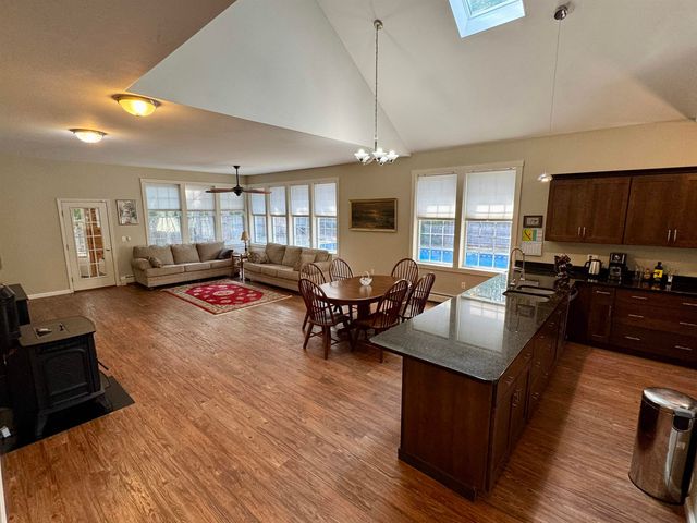 20 Cherry Lane, Newport City, VT 05855