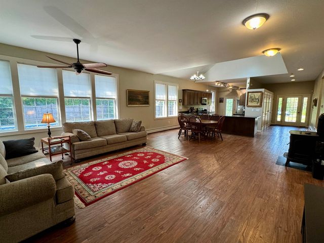 20 Cherry Lane, Newport City, VT 05855