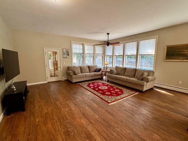 20 Cherry Lane, Newport City, VT 05855