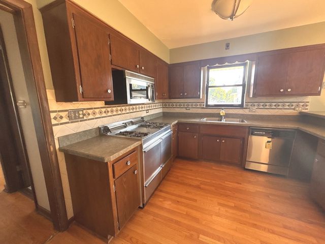 10036 Kedvale Avenue, Oak Lawn, IL 60453