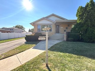 10036 Kedvale Avenue, Oak Lawn, IL 60453