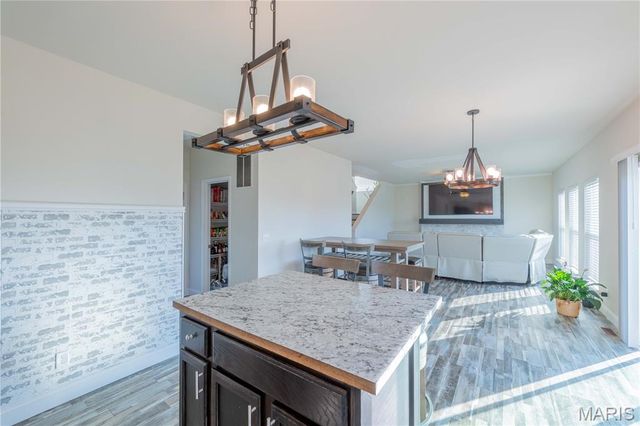 3945 Beechmont Circle, Belleville, IL 62226