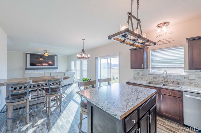 3945 Beechmont Circle, Belleville, IL 62226