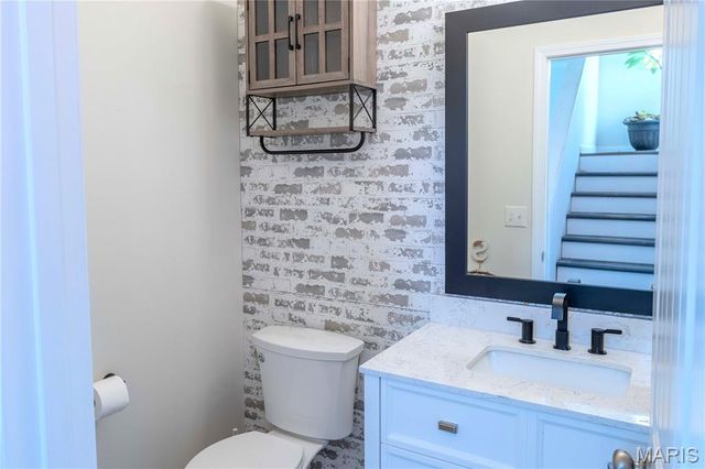 3945 Beechmont Circle, Belleville, IL 62226