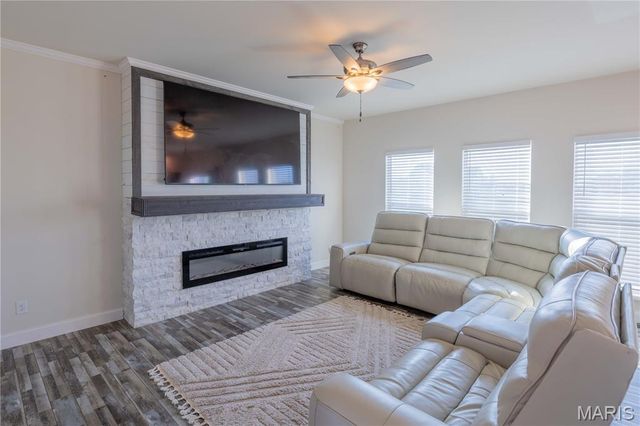 3945 Beechmont Circle, Belleville, IL 62226