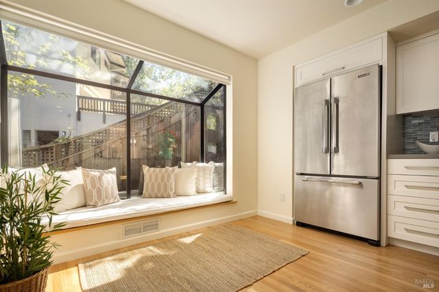 883 Magnolia Ave, Larkspur, CA 94939