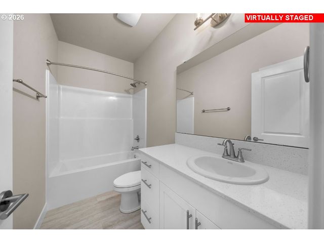 16116 SERRES FARMS Way, Oregon City, OR 97045
