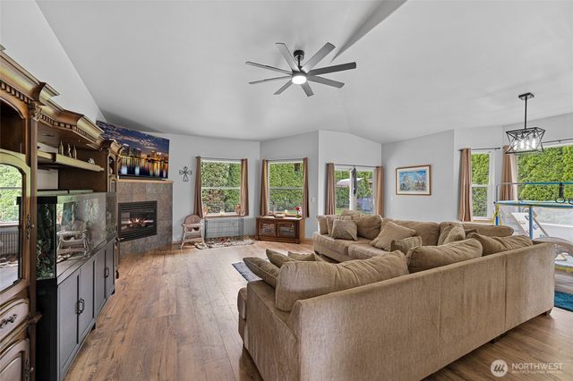 20303 Gardner Court, Burlington, WA 98233