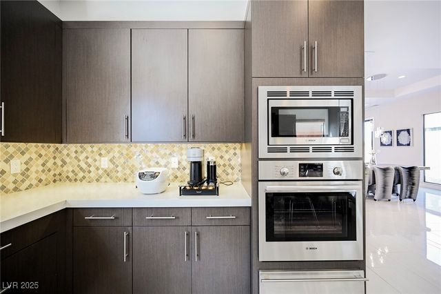 19 GARDEN RAIN Drive, Las Vegas, NV 89135