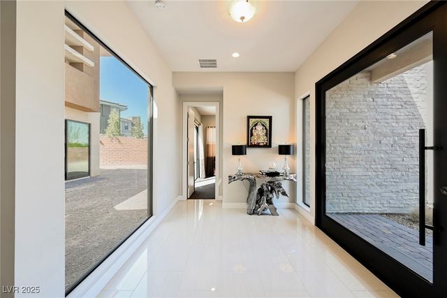 19 GARDEN RAIN Drive, Las Vegas, NV 89135