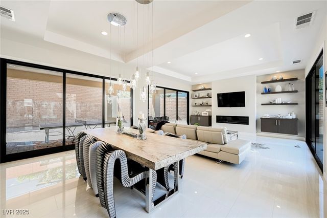 19 GARDEN RAIN Drive, Las Vegas, NV 89135