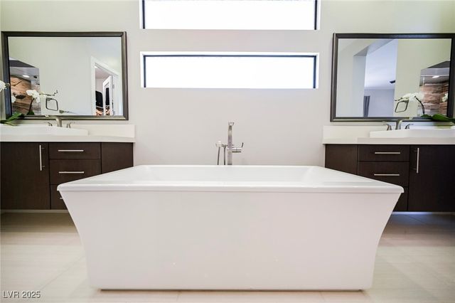 19 GARDEN RAIN Drive, Las Vegas, NV 89135