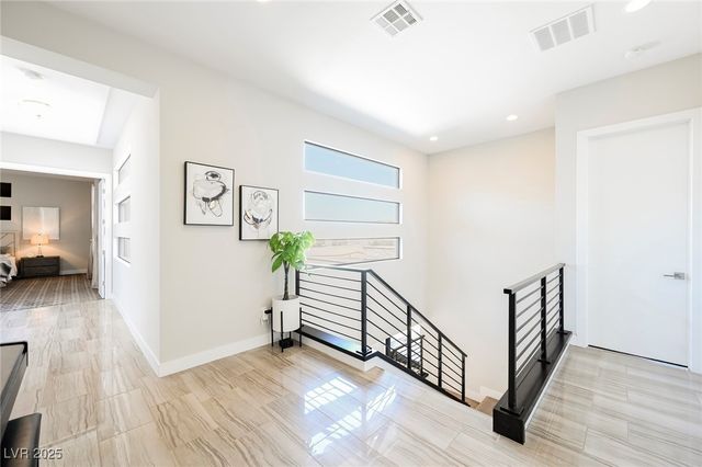 19 GARDEN RAIN Drive, Las Vegas, NV 89135