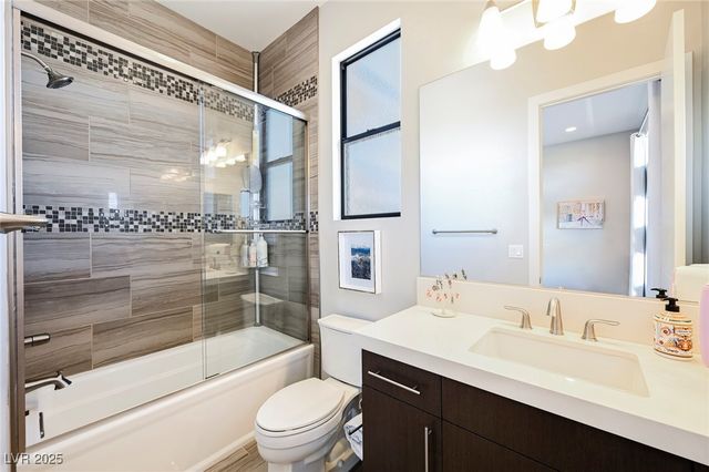 19 GARDEN RAIN Drive, Las Vegas, NV 89135