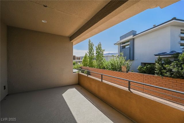 19 GARDEN RAIN Drive, Las Vegas, NV 89135