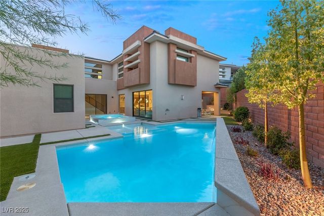 19 GARDEN RAIN Drive, Las Vegas, NV 89135