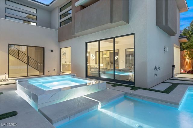 19 GARDEN RAIN Drive, Las Vegas, NV 89135