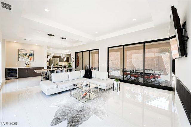 19 GARDEN RAIN Drive, Las Vegas, NV 89135