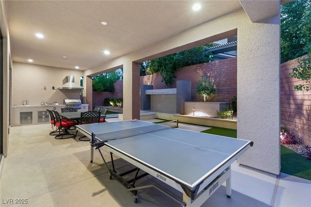 19 GARDEN RAIN Drive, Las Vegas, NV 89135