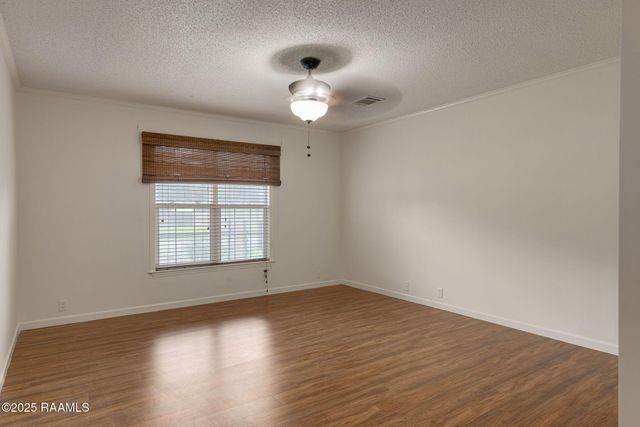 117 Glenfield Drive, Youngsville, LA 70592