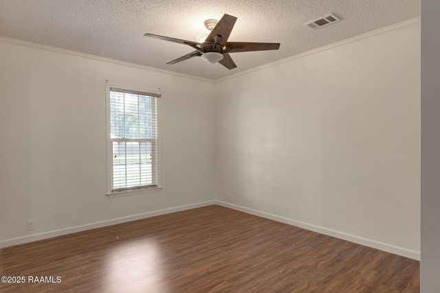 117 Glenfield Drive, Youngsville, LA 70592